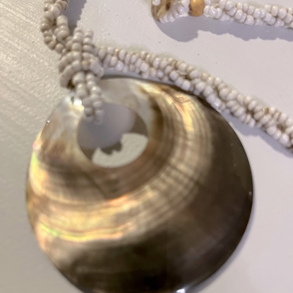 Bead and shell necklace, shell medallion, button clasp - Picture 4 of 4